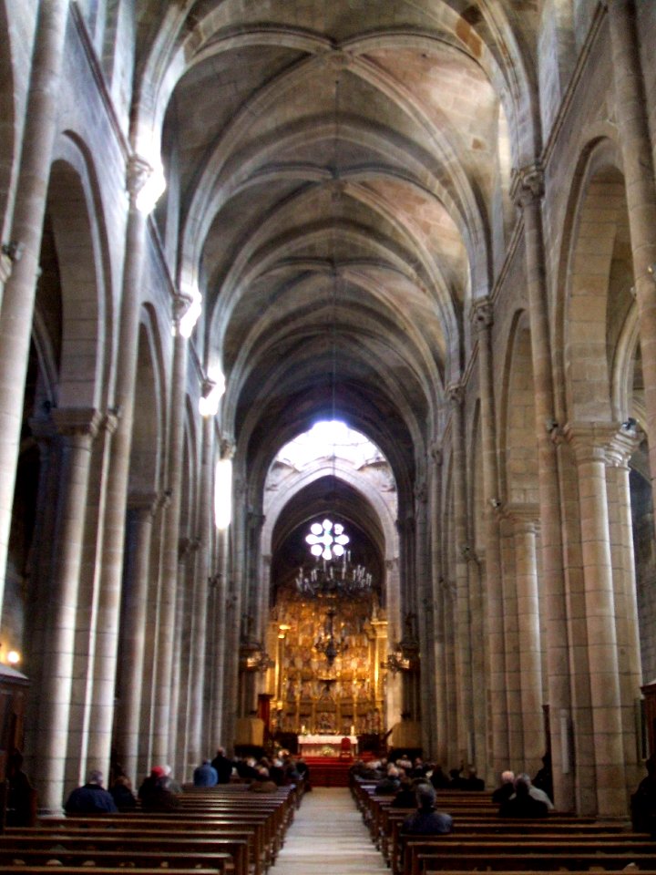 Orense - Catedral, nave principal 3