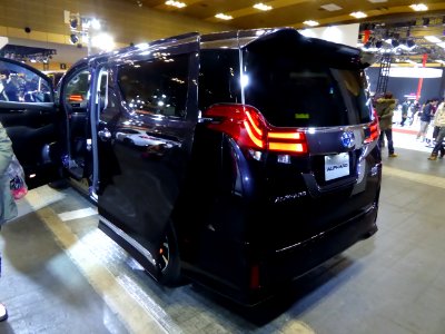 OSAKA AUTO MESSE 2015 (134) - Toyota ALPHARD HYBRID SR "C Package" (H30W)