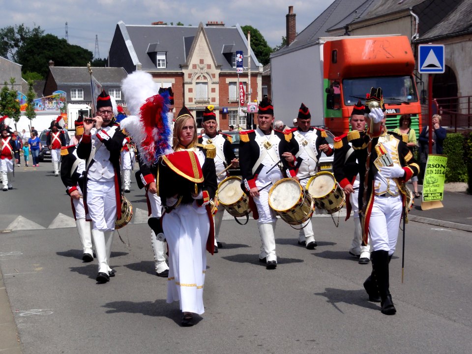 Origny-en-Thiérache (Aisne) défilé soldats Napoleoniens - Les Vétérans bourgeois 15-06-2014 (07)