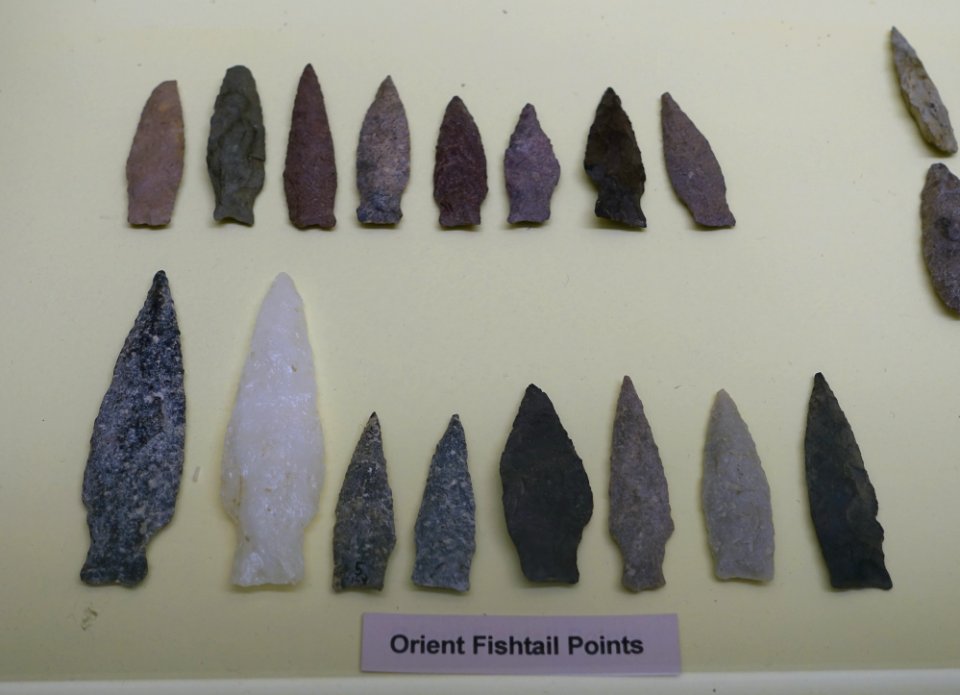 Orient fishtail points - Early Woodland collection - Robbins Museum - Middleborough, Massachusetts - DSC03818