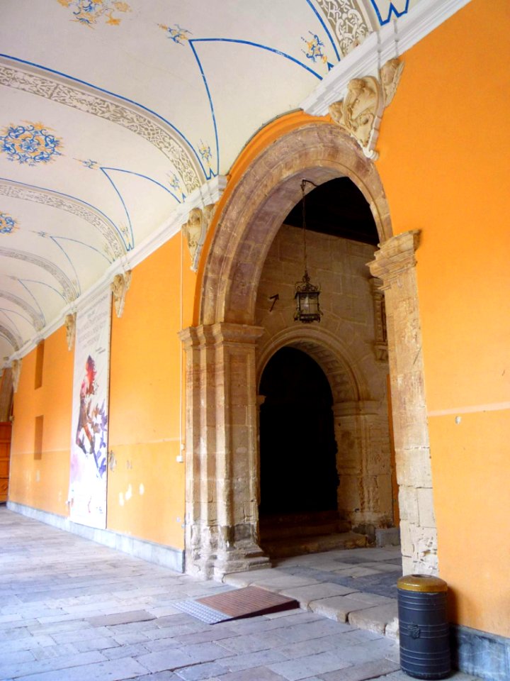 Orihuela - Colegio Diocesano de Santo Domingo, Claustro barroco del Convento 07