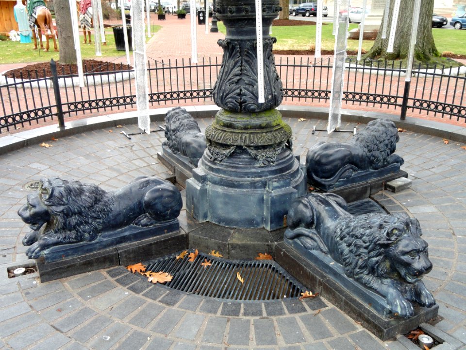Ornamental Fountain - Court Square, Springfield, MA - DSC03237