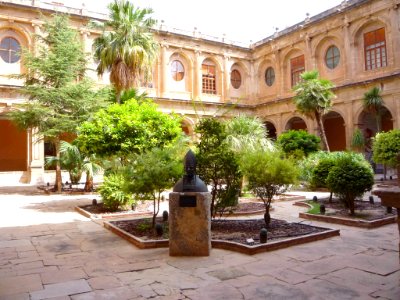 Orihuela - Colegio Diocesano de Santo Domingo, Claustro barroco del Convento 01