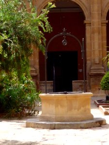Orihuela - Colegio Diocesano de Santo Domingo, Claustro barroco del Convento 12