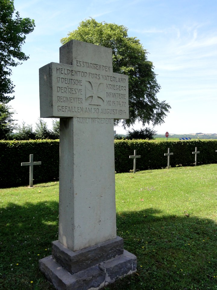 Origny-Sainte-Benoite (Aisne) cimetière allemand 04