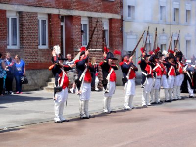 Origny-en-Thiérache (Aisne) défilé soldats Napoleoniens - Les Vétérans bourgeois 15-06-2014 (14)