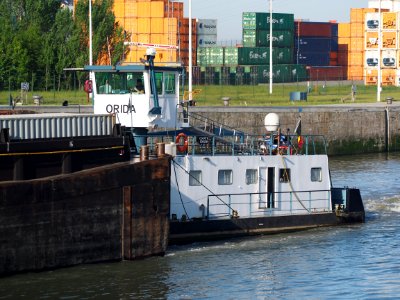 Orida - ENI 06002876 in the Berendrecht locks, Port of Antwerp, pic1
