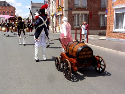 Origny-en-Thiérache (Aisne) défilé soldats Napoleoniens - Les Vétérans bourgeois 15-06-2014 (04)