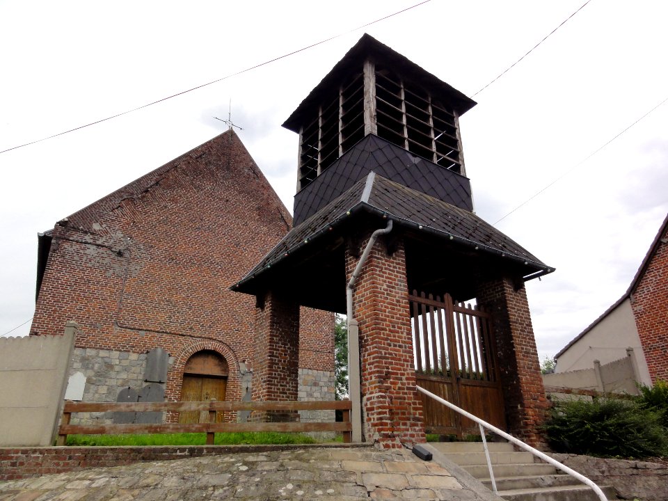Orsinval (Nord, Fr) église St.Nicolas avec campanile