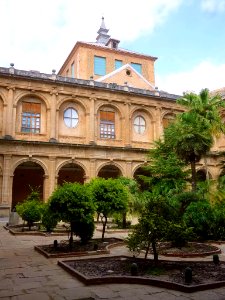 Orihuela - Colegio Diocesano de Santo Domingo, Claustro barroco del Convento 24