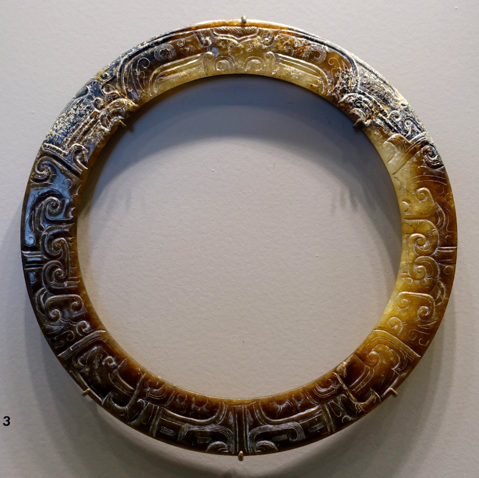 Ornate ring-disk, China, Warring States period, 4th-3rd century BC, nephrite - Arthur M. Sackler Museum, Harvard University - DSC00750
