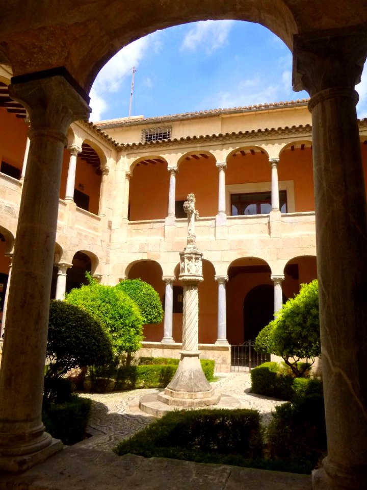 Orihuela - Catedral del Salvador, claustro 05