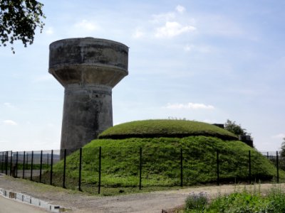 Origny-Sainte-Benoite (Aisne) château-d'eau