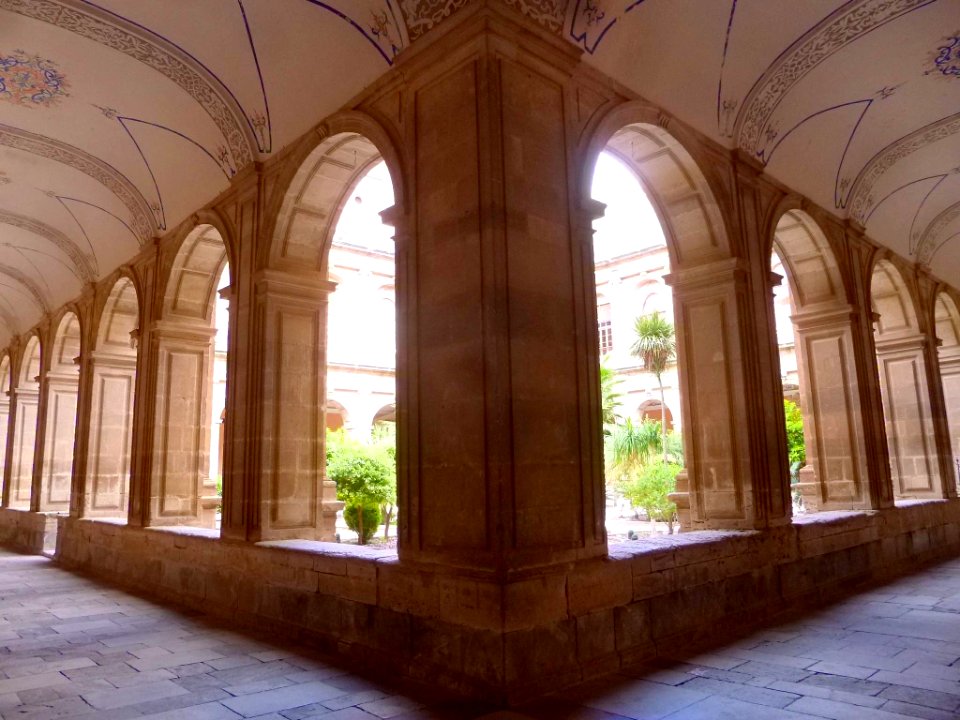 Orihuela - Colegio Diocesano de Santo Domingo, Claustro barroco del Convento 22