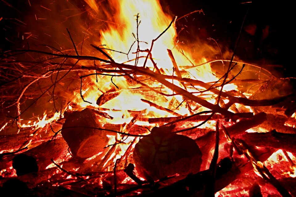 Wood fire flame funeral pyre