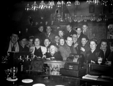 Opnamen Cafe Tilly van Kalkhoven kleine groep, Bestanddeelnr 902-6130