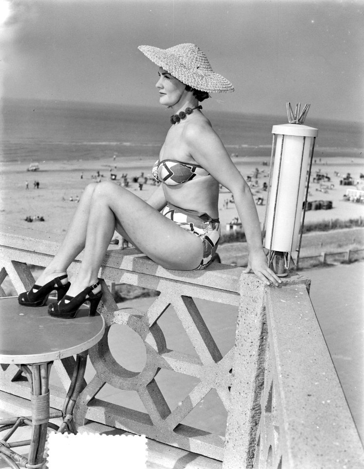 Opnamen badschonen ( Pin Up ), Bestanddeelnr 907-3423