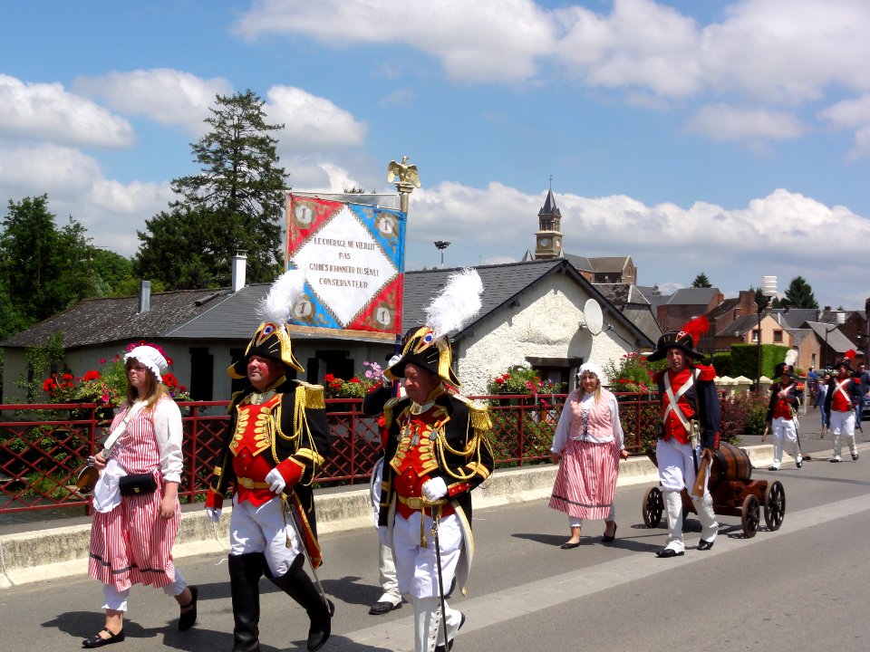 Origny-en-Thiérache (Aisne) défilé soldats Napoleoniens - Les Vétérans bourgeois 15-06-2014 (02)