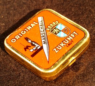 Original Marschall Zukunft laut needles tin, pic1