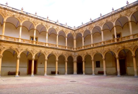 Orihuela - Colegio Diocesano de Santo Domingo, Claustro renacentista de la Universidad 05