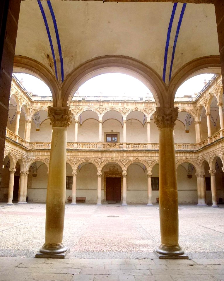 Orihuela - Colegio Diocesano de Santo Domingo, Claustro renacentista de la Universidad 01