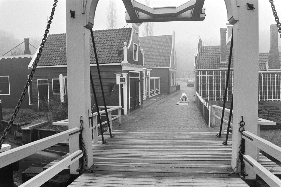 Openluchtmuseum Arnhem met sluiting bedreigd personeel bezig met voorbereiding , Bestanddeelnr 933-8820
