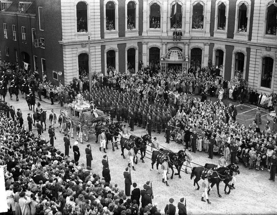 Openingen Staten Generaal Gouden Koets op Kneuterdijk, Bestanddeelnr 904-1957