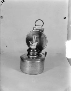 Opnamen petroleumlampje firma Wijnstroot, Bestanddeelnr 904-7947