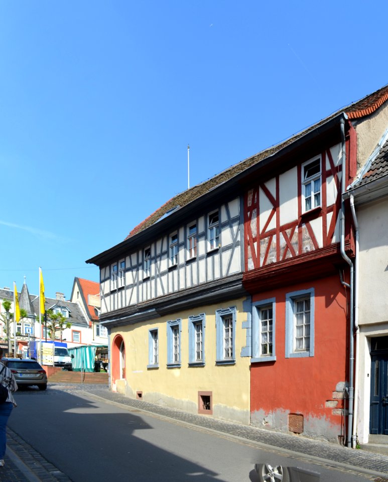 Oppenheim, Merianstraße 1-3 (Seite Krämerstraße)