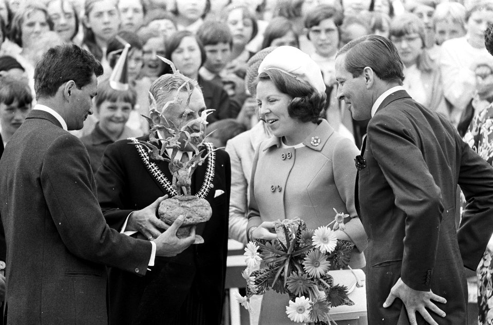 Openingen, havens, prinsessen, prinsen, burgemeesters, Beatrix, prinses, Claus, , Bestanddeelnr 920-4143