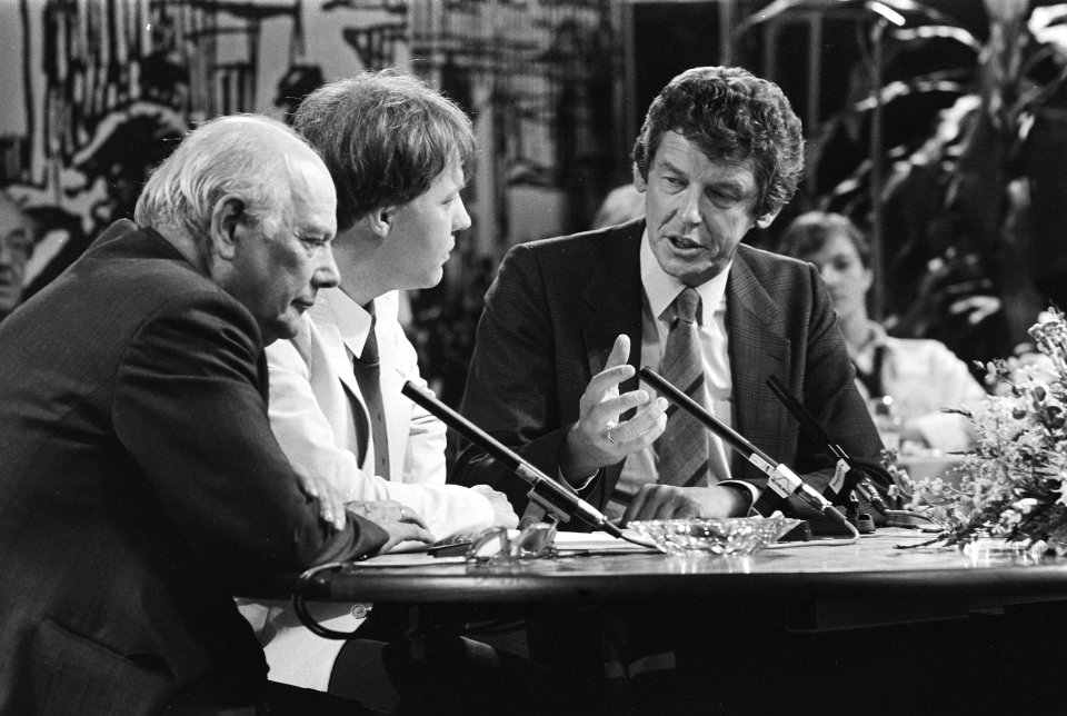 Opnamen van VARA-TV-programma 1 Mei met enkele politici (linkse). Den Uyl in d, Bestanddeelnr 932-1342
