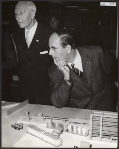 Openingen, tentoonstellingen, politici, Pous, J.W. de, Roka 1964, Verhaar G., Ut, Bestanddeelnr 092-1383