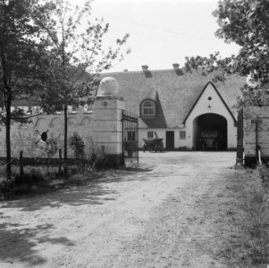 Opnamen van een moderne boerderij, Bestanddeelnr 900-5677