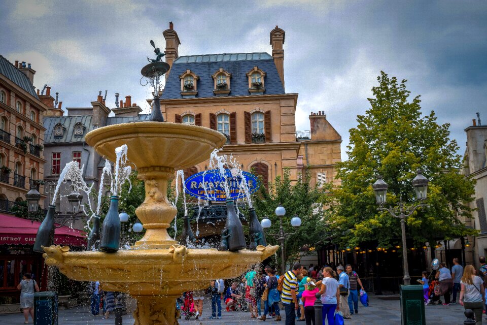France building house
