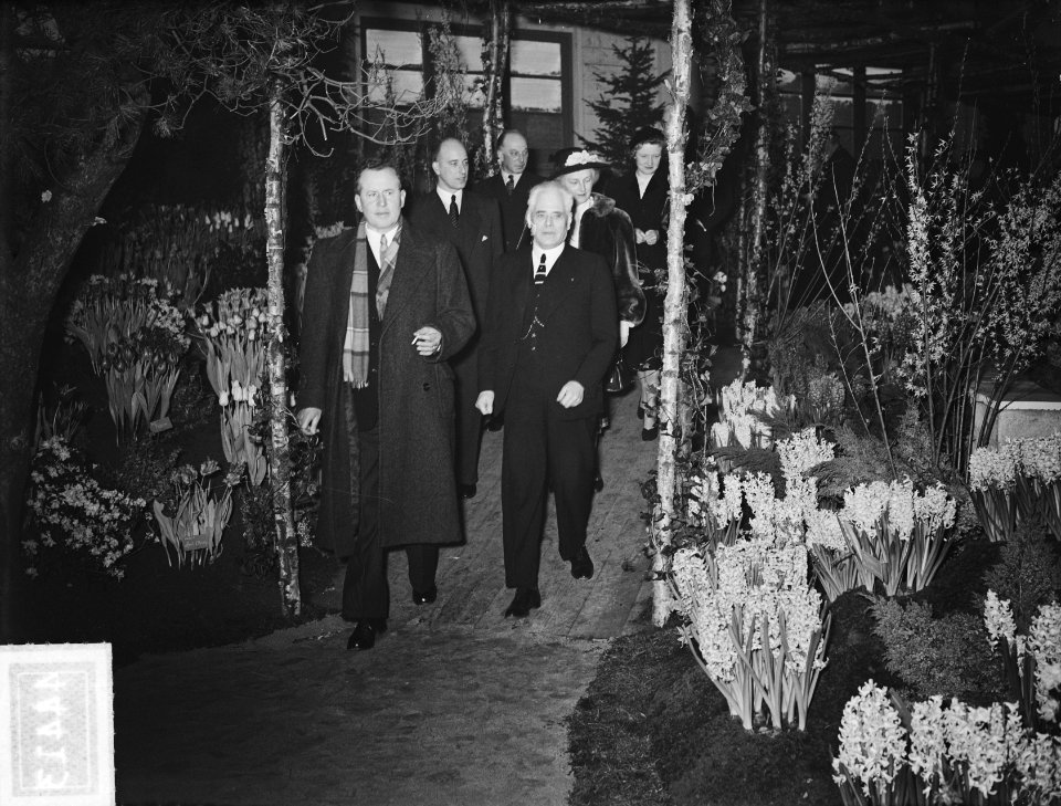 Opening voorjaarsbloemen tentoonstelling Lisse door Burgemeester P.J. Oud, Bestanddeelnr 904-4413