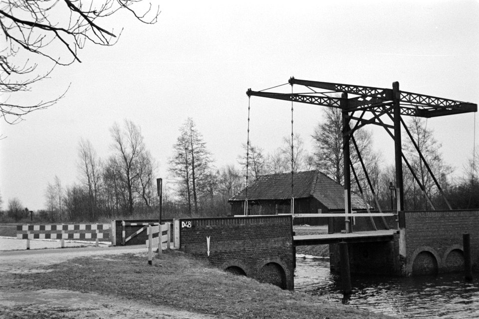 Ophaalbrug over kanaal Almelo-Nordhorn te Denekamp (Ruilverkaveling Ootmarsum), Bestanddeelnr 170-1446
