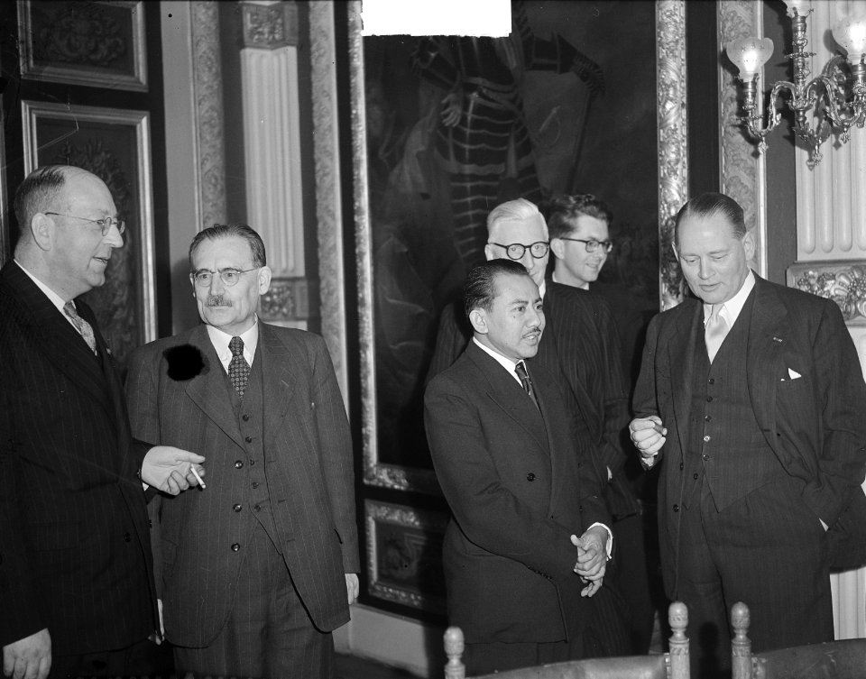 Openingszitting van de Nieuw-Guinea conferentie in Den Haag. Vlnr. Maarseveen, D, Bestanddeelnr 904-3289