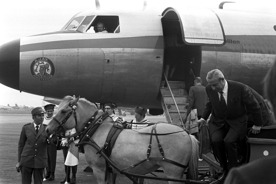 Openingsvlucht van Delta Air Transport van Antwerpen naar Amsterdam, Bestanddeelnr 925-8317