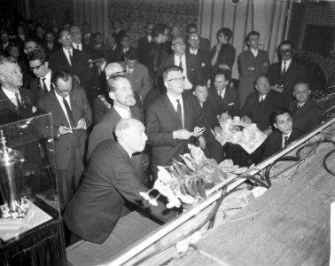 Openingsplechtigheid 25 ste Hoogovenschaaktoernooi in Kennemer theater, Bestanddeelnr 914-6850