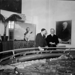 Opening Zuiderzeetentoonstelling door Minister van Verkeer en Waterstaat, Bestanddeelnr 904-5044