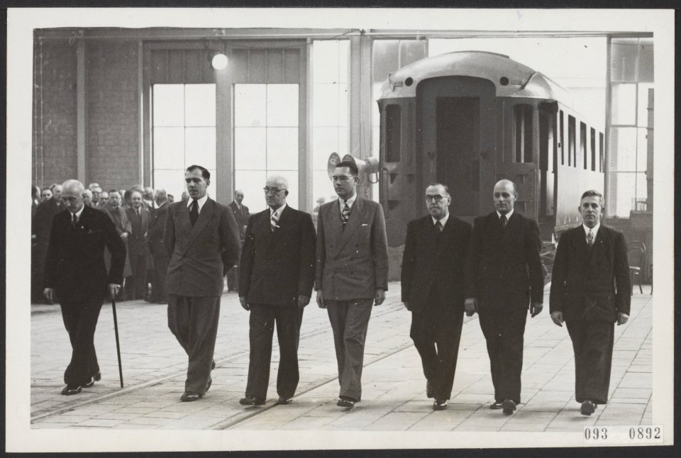 Openingen, fabrieken, ministers, Beijnes, Bestanddeelnr 093-0892
