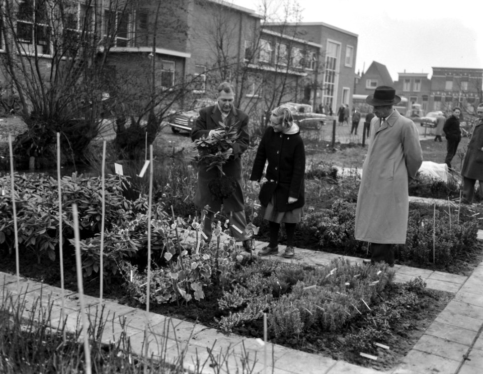 Opening van zelfbedieningstuin in Boskoop, Bestanddeelnr 910-2138