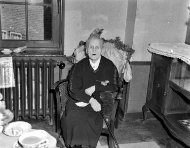 Opoe Schultz in Nijmegen 103 jaar, Bestanddeelnr 904-6802