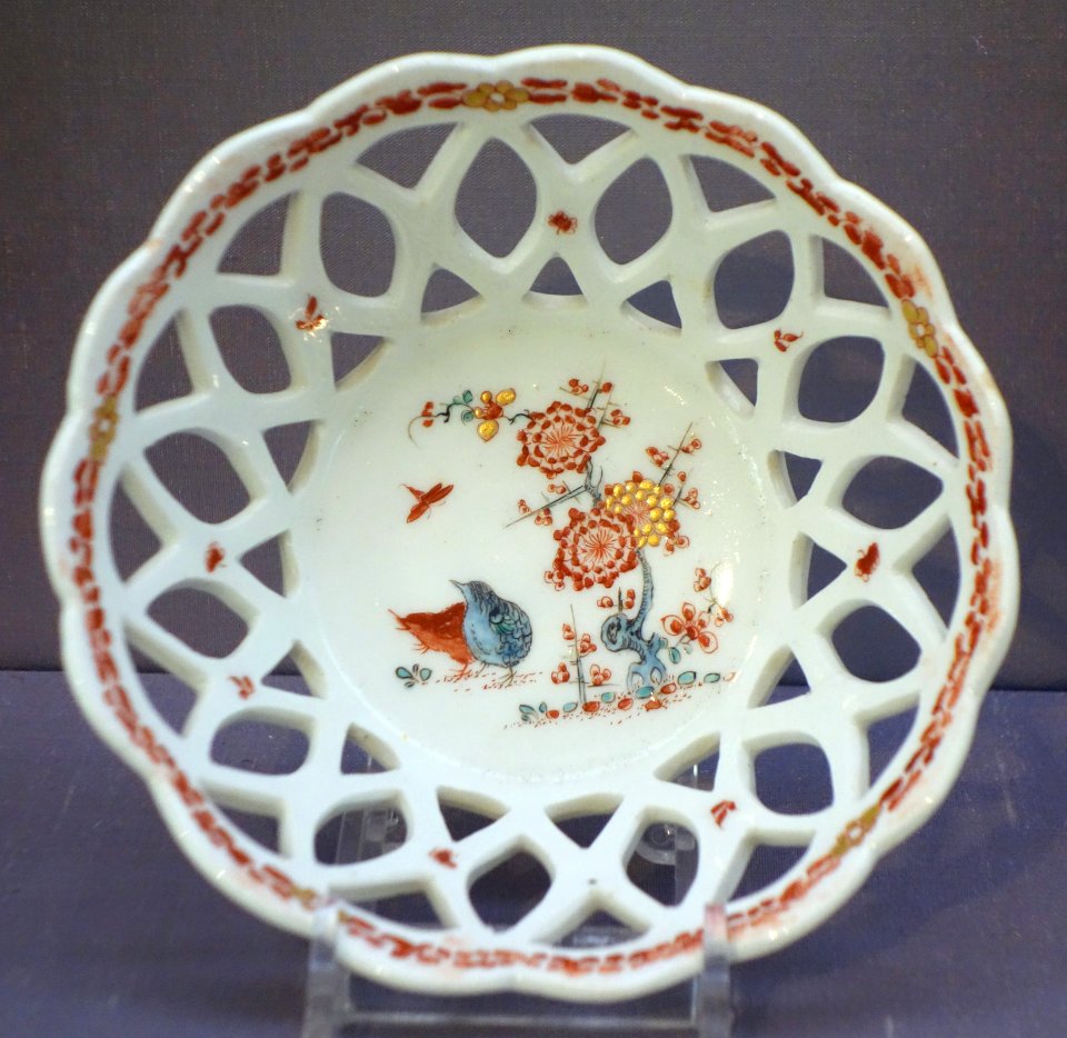 Openwork basket, Bow, c. 1754-1755, soft-paste porcelain - California Palace of the Legion of Honor - DSC07694