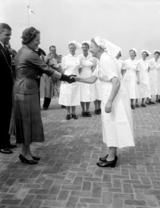 Opening Zweedse Rode Kruis ziekenhuis in Zierikzee. Prinses Beatrix, Bestanddeelnr 908-5783