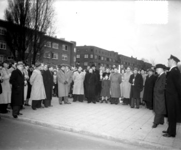 Opening winkelweek Zuid in de Van Woustraat te Amsterdam door burgemeester dAi…, Bestanddeelnr 904-8676