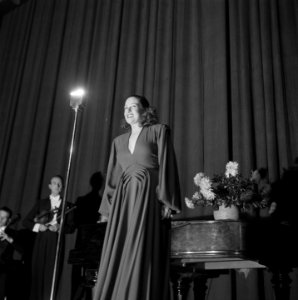 Optreden Lucienne Boyer in City Theater, Bestanddeelnr 901-1651