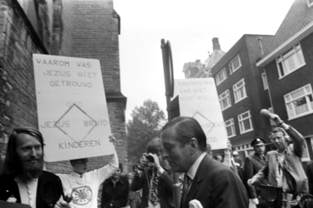 Opening Wereldraad van Kerken in Domkerk te Utrecht, Claus bij aankomst, Bestanddeelnr 925-8025