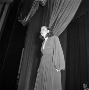 Optreden Lucienne Boyer in City Theater, Bestanddeelnr 901-1658