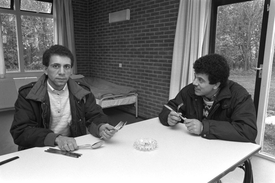 Opvang asielzoekers in bungalowpark bij Luttelgeest (Noordoostpolder), Bestanddeelnr 934-1243